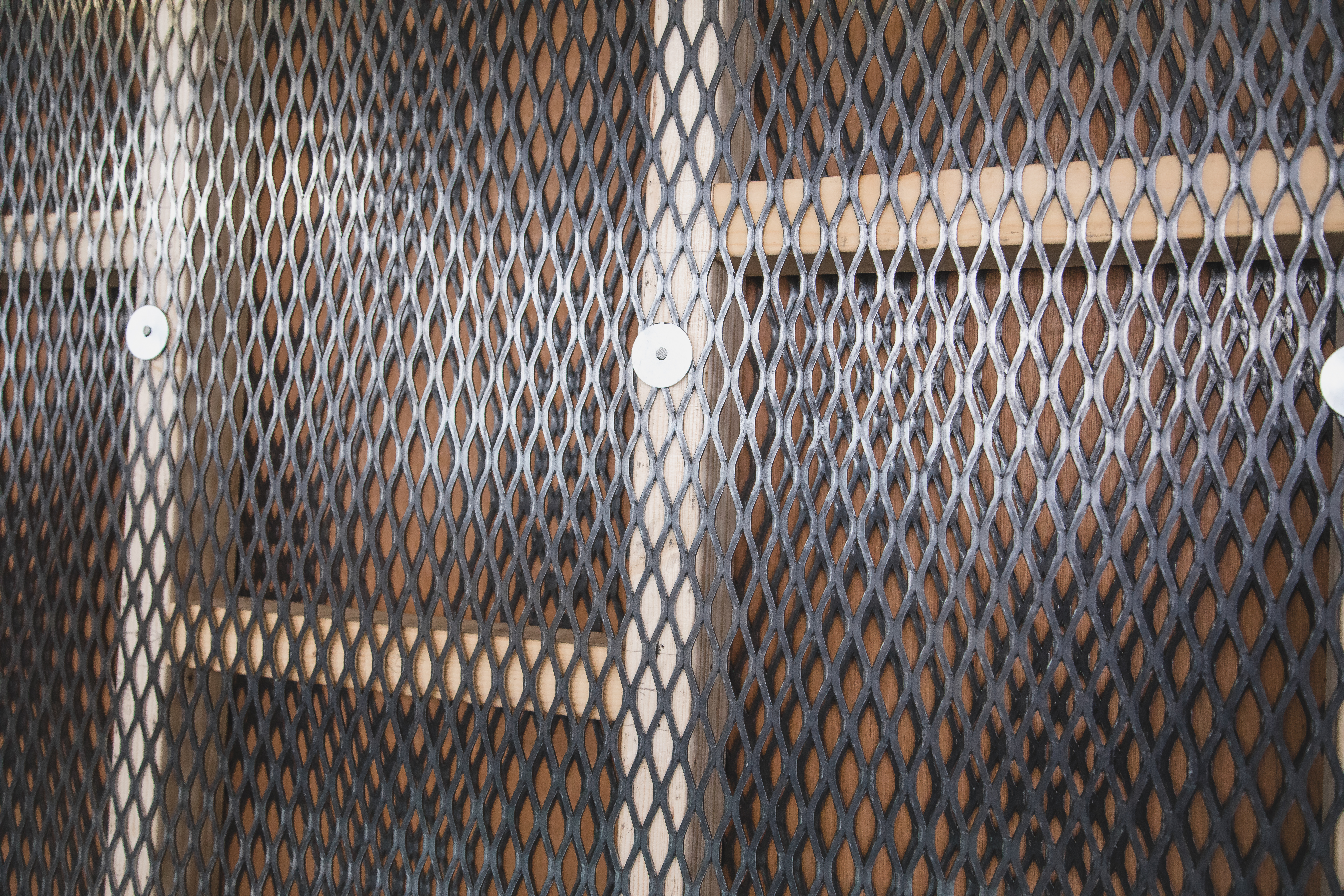 Supplying the building and construction trade with metal mesh